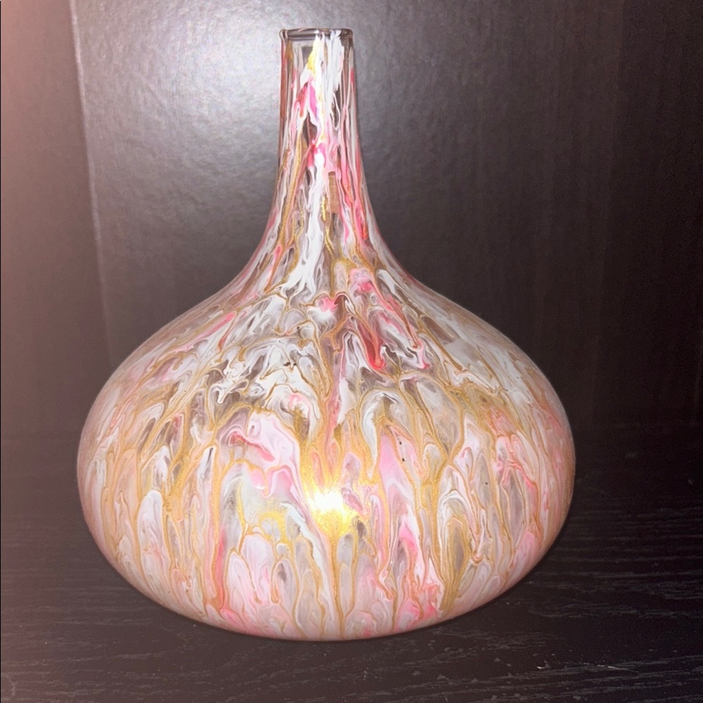 Elegant Swirl Glass Centerpiece